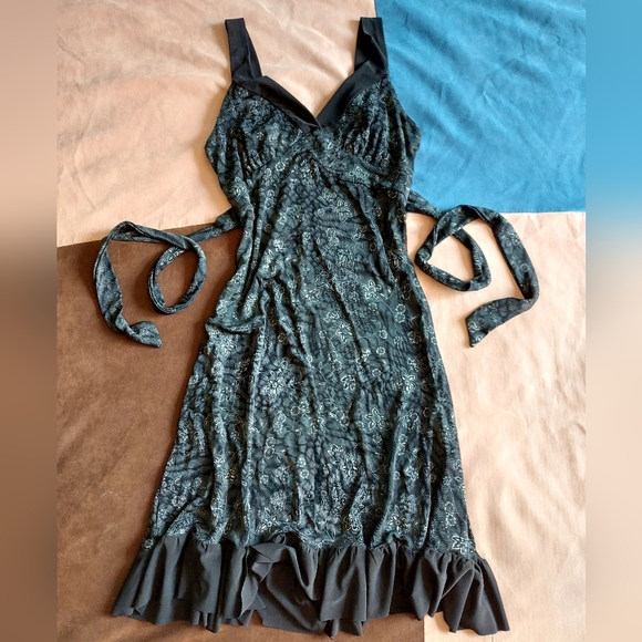🎀2 for 50🎀 SAN FRANCISCO - midi black silver sparkling dress - Picture 2 of 7